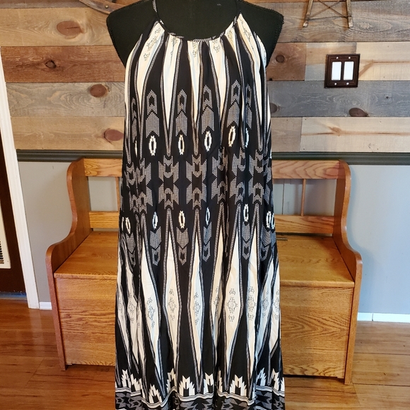 Vici Geo Print Handkerchief Midi Dress - Picture 2 of 9